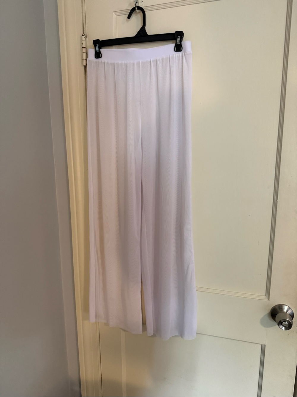 Lightweight White Pleated Wide-Leg Pants